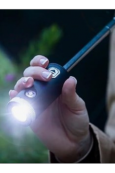 Skládací deštník s led světlem v rukojeti